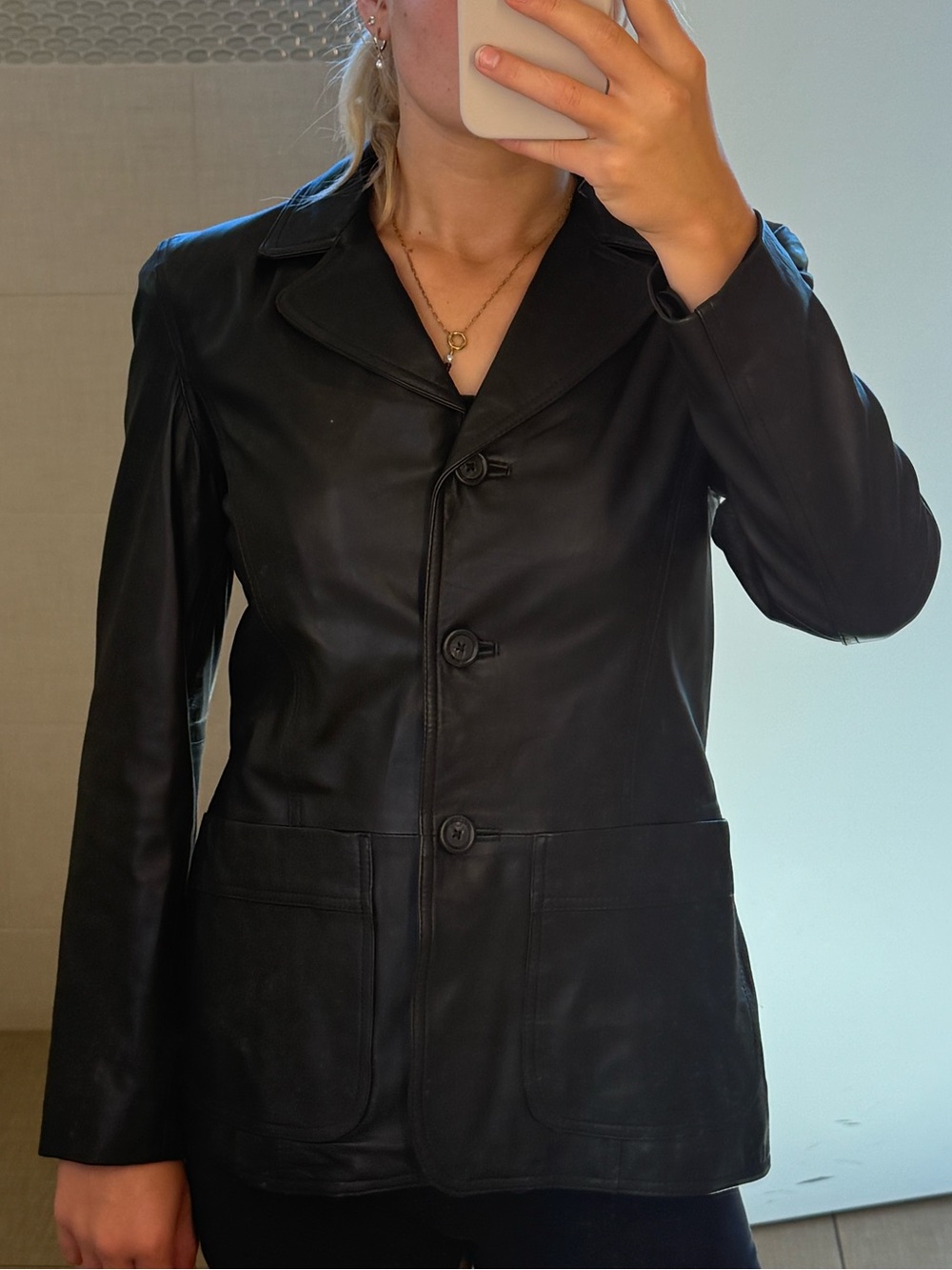 VINTAGE 90S GAP GENUINE LEATHER JACKET IN BLACK SIZE/Medium
